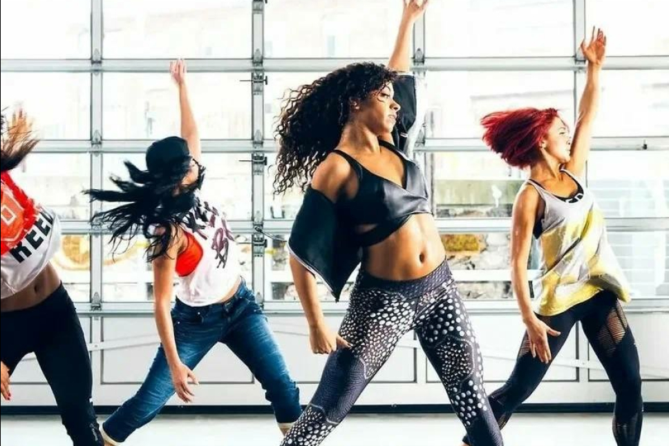 Dance mix 18+.